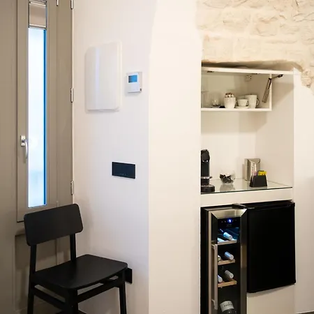 Дом отдыха Trullo Delle Sfere- Luxury Trullo With Jacuzzi