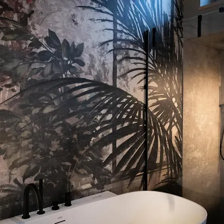 Дом отдыха Trullo Delle Sfere- Luxury Trullo With Jacuzzi