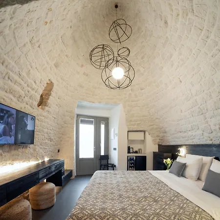 Trullo Delle Sfere- Luxury Trullo With Jacuzzi And Parking Alberobello