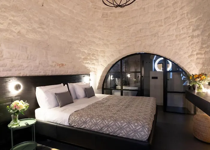 Trullo Delle Sfere- Luxury Trullo With Jacuzzi בית נופש