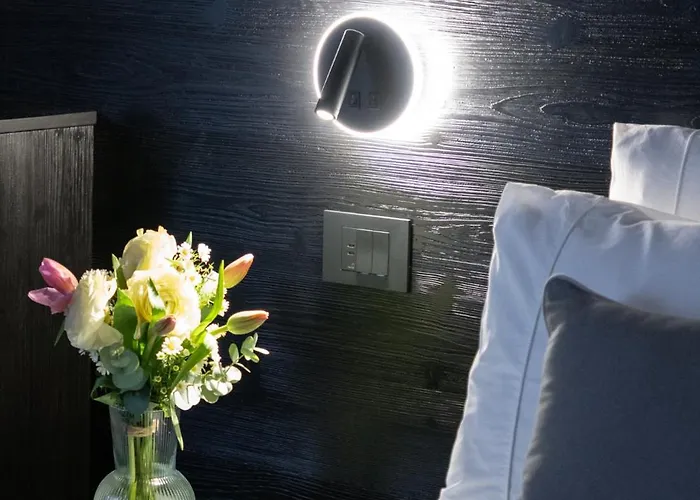 בית נופש Trullo Delle Sfere- Luxury Trullo With Jacuzzi אלברובלו